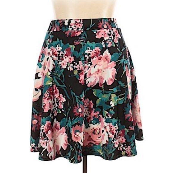 🌺EAST ADELINE🌺DIA&CO FLORAL A-LINE SKIRT🌺 - Picture 2 of 6